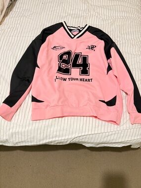 Aelfric Eden Pink and Black Ribbed Collar Sweatshirt L Women